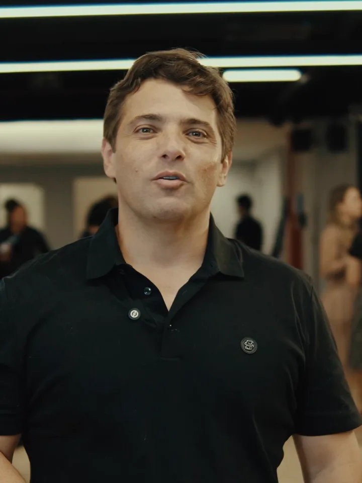 Edval Júnior, Founder